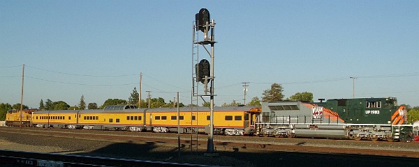 Family Days Train - UP7771 (C45ACCTE) - UP1983 (SD70ACe)