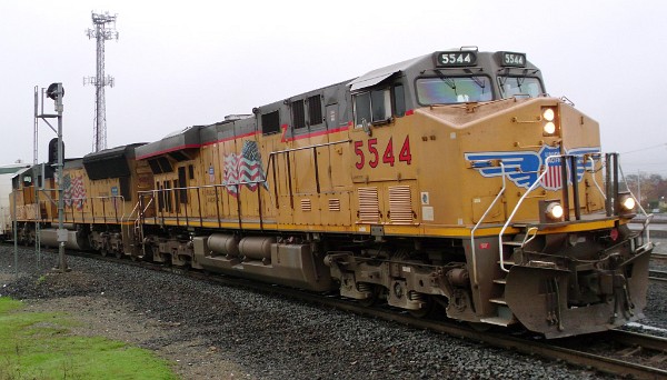 UP5544 (C45ACCTE) - UP5139 (SD70M)