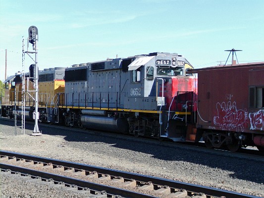 UP1346 (GP40-2) - SSW9652 (GP60)