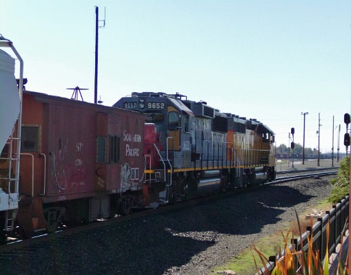 UP1346 (GP40-2) - SSW9652 (GP60) - Caboose SP4704