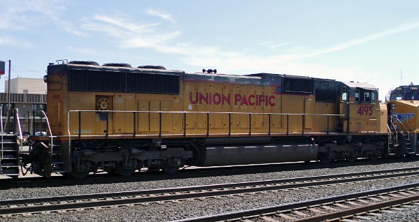 UP4195 (SD70M)