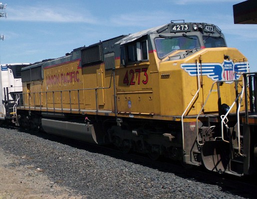 UP4273 (SD70M)
