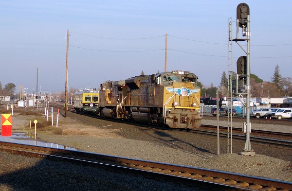 UP8458 (SD70ACe) - UP5594 (C44ACCTE) - Track Inspection Vehicle (EC-4)