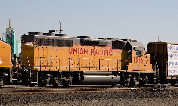 UP1516 (GP40-2)