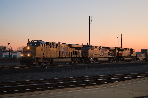 UP7973 (C45ACCTE) - UP5729 (C44ACCTE) - BNSF8469 (SD70ACe)