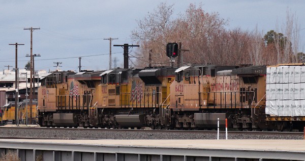 UP8154 (C45AH) - UP9002 (SD70AH) - UP6432 (C44AC)