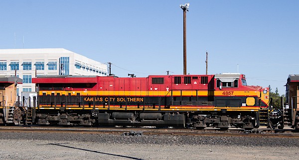 KCS4857 (ES44C4)