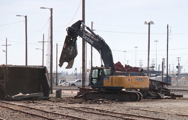 John Deere Excavator (350G) with a Genesis Shear (GXT 555R)