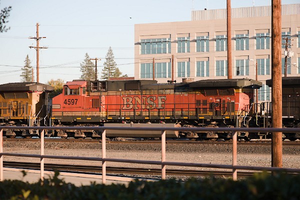 BNSF4597 (DASH 9-44CW)