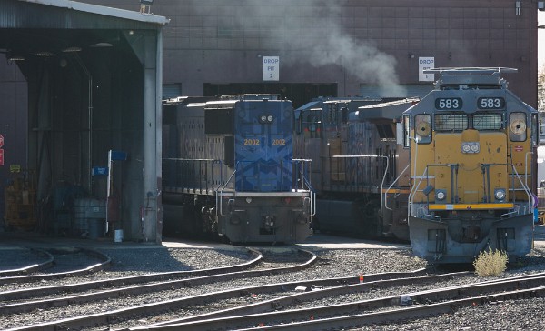 UP2002 (SD70M) - UP583 (GP38N)