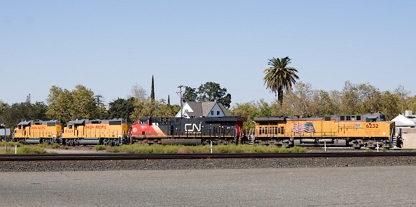 UP6232 (C44ACM) - CN3874 (ES44AC) - UP604 (GP38-2) - UP605 (GP38-2)