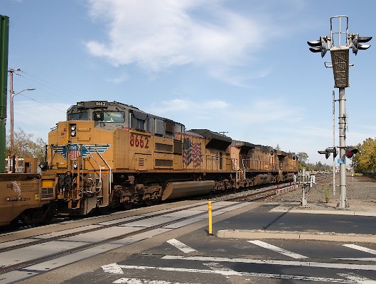 UP8122 (C45AH) - UP6865 (C44AC) - UP8662 (SD70ACe)