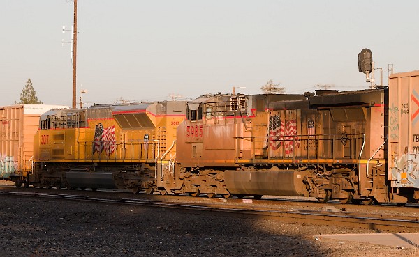 UP3017 (SD70AH)* - UP5985 (C44ACCTE)