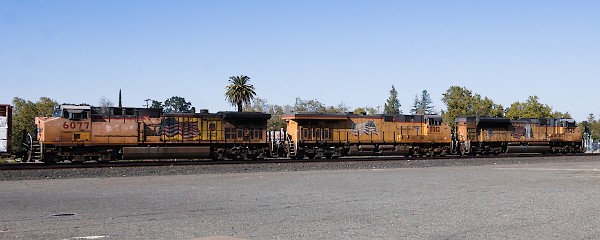 UP8643 (SD70ACe) - UP8012 (C45ACCTE) - UP6077 (C44ACCTE)