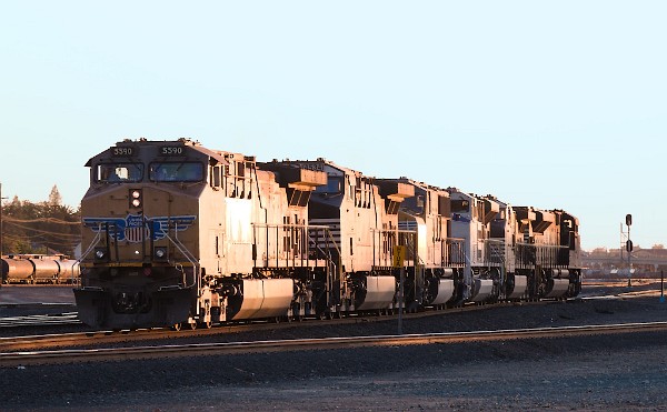 NS1203 (SD70ACe) - NS9961 (D9-44CW) - UP1943 (SD70AH) - UP4224 (SD70M) - NS4534 (AC44C6M) - UP5590 (C44ACCTE)