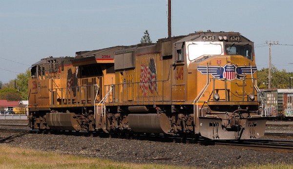 UP4349 (SD70M) - UP2584 (C45AH)