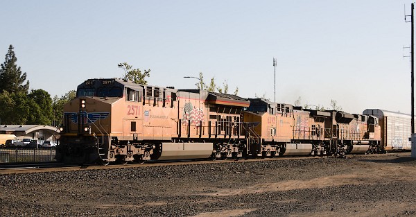 UP2571 (C45AH) - UP6395 (C44AC) - UP8617 (SD70ACe)