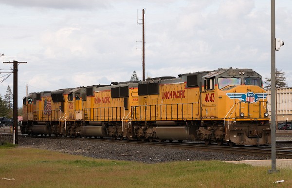 UP7447 (SD70M) - UP4512 (SD70M) - UP4043 (SD70M)