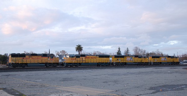 UP9919 (SD59MX) - UP9917 (SD59MX) - UP9901 (SD59MX) - UP1088 (GP60)