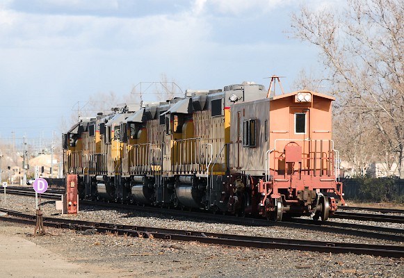 UP585 (GP38N) - UP602 (GP38N) - UP566 (GP38N) - UP599 (GP38N) - SPMW331 Flanger Blue Canyon