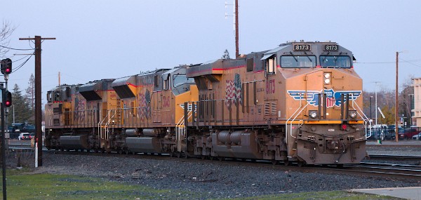 UP8173 (C45AH) - UP3045 (SD70AH)* - UP8371 (SD70ACe)