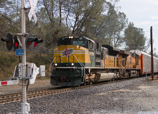 UP1995 (SD70ACe) - UP5465 (C45ACCTE)