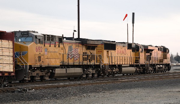 UP5419 (C45ACCTE) - UP4240 (SD70M) - UP6192 (C44ACM)