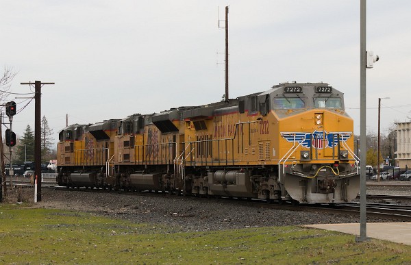 UP9075 (SD70AH) - UP8606 (SD70ACe) - UP7272 (C44ACM)