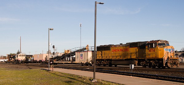 UP4174 (SD70M) -- UP254050 Pile Driver -- SPMW5057 -- MP-70 American & Ohio Locomotive Crane -- UP58868