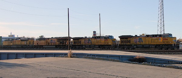 UP6184 (C44ACM) - UP6577 (C44AC) - UP2613 (C45AH) - UP8523 (SD70ACE)