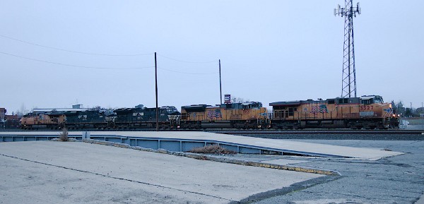 UP5527 (C45ACCTE) - UP8821 (SD70ACe) - NS3653 (ET44AC) - NS7656 (ES-44DC) - UP5695 (C45ACCTE)