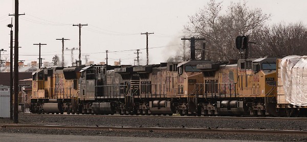 UP4971 (SD70M) - NS4058 (AC44C6M) - UP6620 (C44ACCTE) - UP6762 (C44AC)