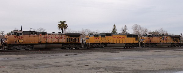 UP5729 (C44ACCTE) - UP4406 (SD70M) - UP5429 (C45ACCTE)