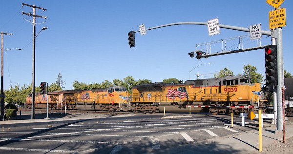 UP7671 (C45ACCTE) - UP7056 (C44ACM) - UP9039 (SD70AH)