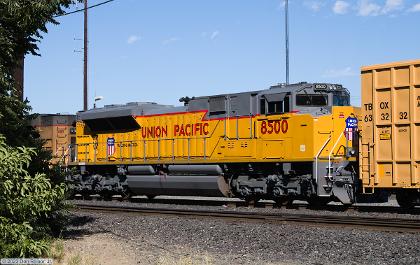 UP8500 (SD70ACE)