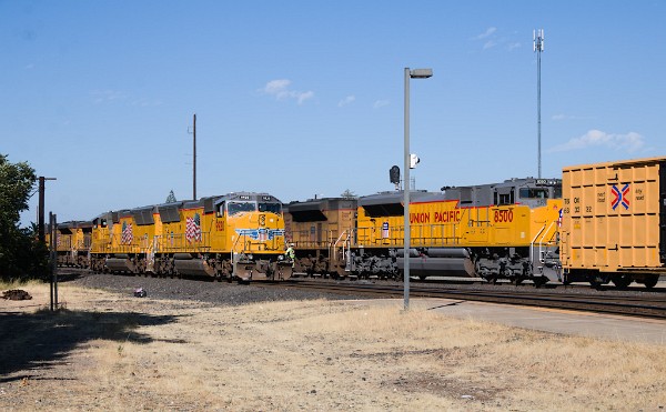 UP9921 (SD59MX) - UP9920 (SD59MX) - UP8500 (SD70ACE)