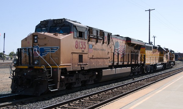 UP8135 (C45AH) - UP1488 (GP40-2) - UP6701 (C44AC)