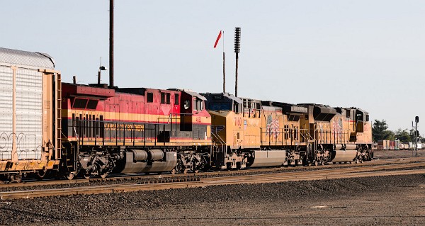 UP8893 (SD70AH) - UP7160 (C44ACM) - KCS4622 (AC4400CW)