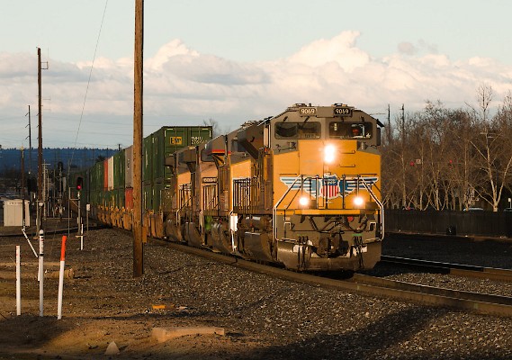 UP9069 (SD70AH) - UP7776 (C45ACCTE) - UP6894 (C44/60AC) - UP6203 (C44AC)