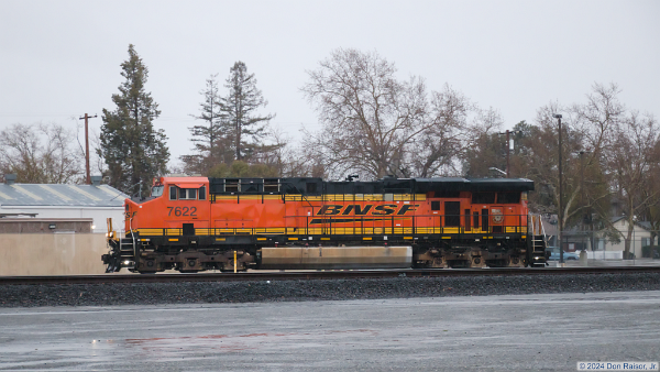 BNSF7622 (ES44DC)