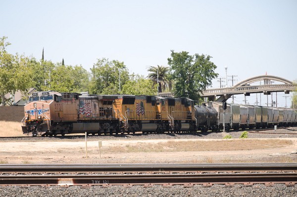 UP5731 (C44ACCTE) - UP4933 (SD70M) - UP4013 (SD70M)