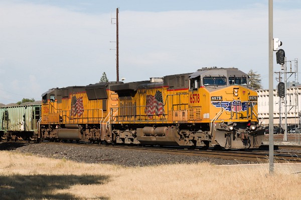 UP6578 (C44ACCTE) - UP5126 (SD70OM)*