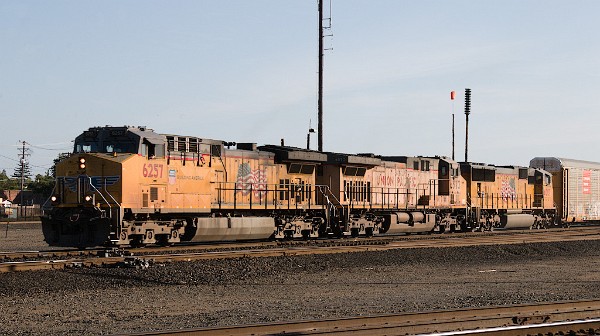 UP6257 (C44ACM) - UP6573 (C44ACCTE) - UP4007 (SD70M)