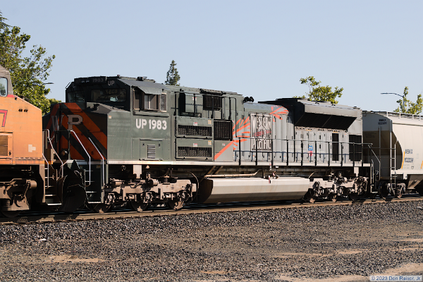 UP1983 (SD70ACe)