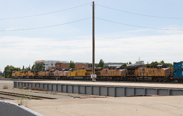 UP6945 (C44ACM) - UP4219 (SD70M) - UP6326 (C44AC) - UP2567 (C45AH) - UP6900 (C44ACM) - UP7792 (C45ACCTE) - UP2621 (C45AH)