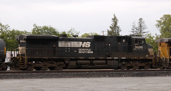 NS9690 (D9-40CW)