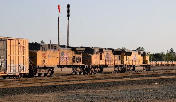 UP3802 (SD70M) - UP4842 (SD70M) - UP6150 (C44AC)