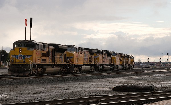 UP3068 (SD70AH)* - UP9100 (SD70AH) - UP6934 (C44ACM) - UP8318 (SD70ACE) - UP6382 (C44ACM) - UP9059 (SD70AH)