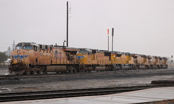 UP7647 (C45ACCTE) - UP4136 (SD70M) - UP8691 (SD70ACE) - UP6930 (C44ACM) - UP7427 (C45ACCTE) - UP8690 (SD70ACe)