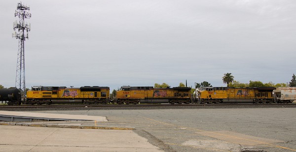 UP7021 (C44ACM) - UP6268 (C44AC) - UP8971 (SD70AH)